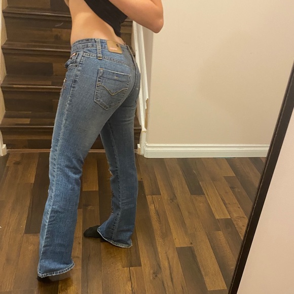 Y2K Medium Wash Flare Jeans - Picture 4 of 6